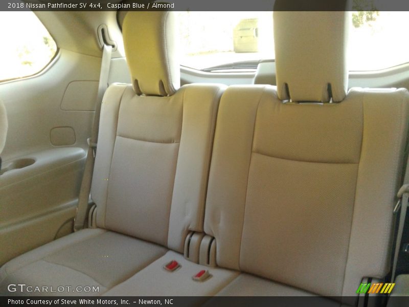 Caspian Blue / Almond 2018 Nissan Pathfinder SV 4x4