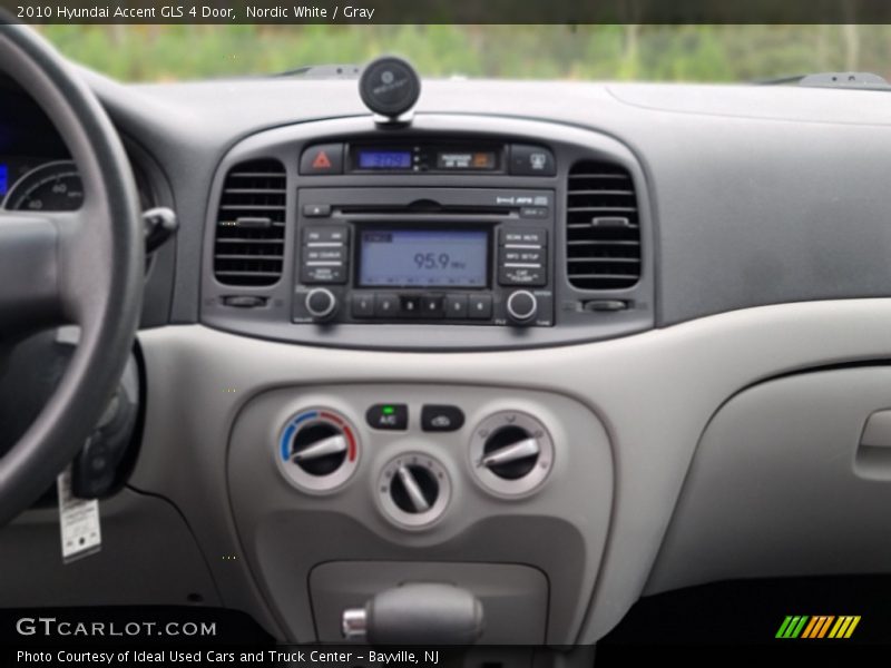 Nordic White / Gray 2010 Hyundai Accent GLS 4 Door