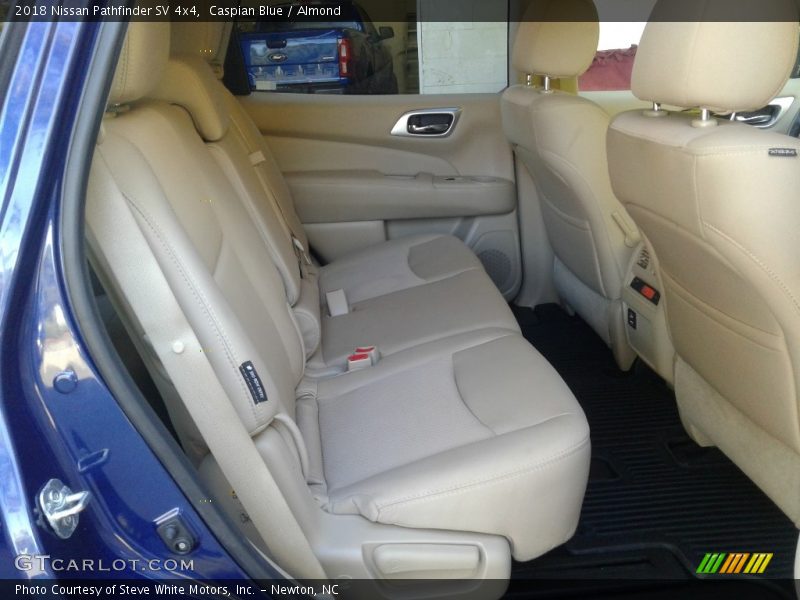 Caspian Blue / Almond 2018 Nissan Pathfinder SV 4x4