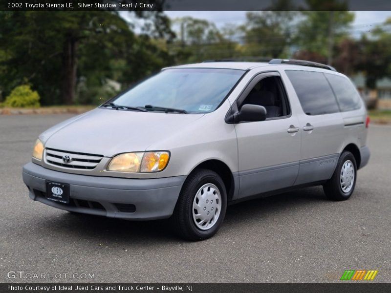 Silver Shadow Pearl / Gray 2002 Toyota Sienna LE