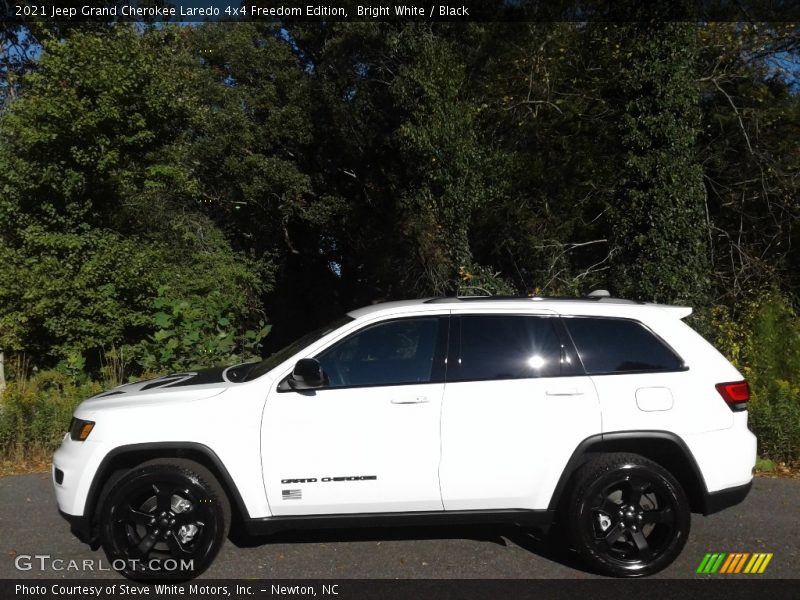 Bright White / Black 2021 Jeep Grand Cherokee Laredo 4x4 Freedom Edition