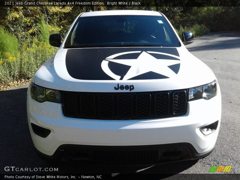 Bright White / Black 2021 Jeep Grand Cherokee Laredo 4x4 Freedom Edition