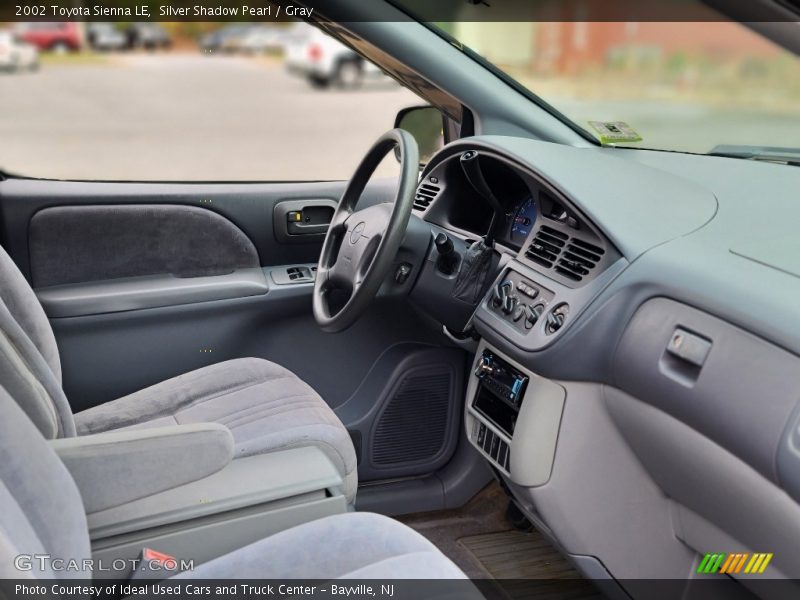 Silver Shadow Pearl / Gray 2002 Toyota Sienna LE