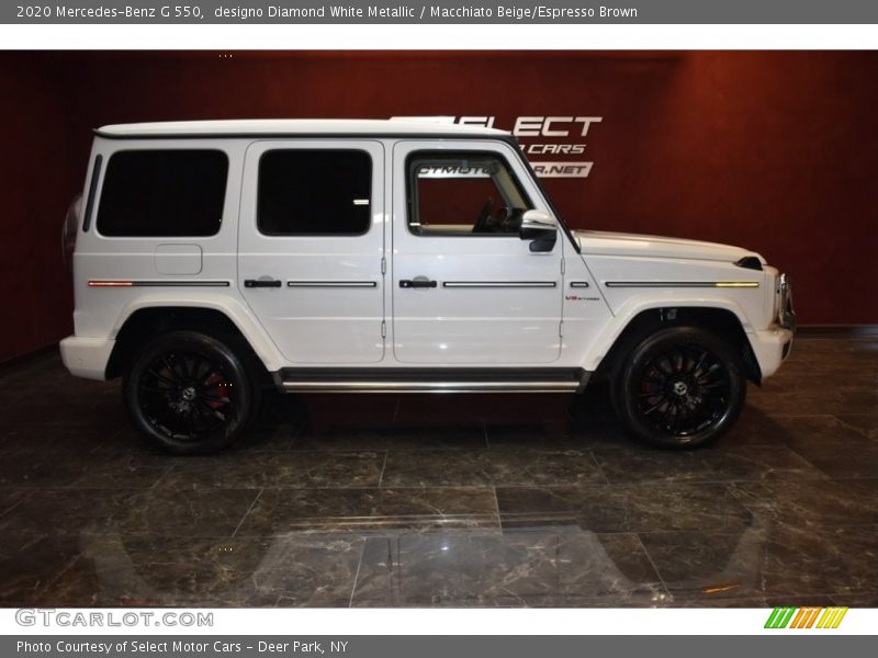 designo Diamond White Metallic / Macchiato Beige/Espresso Brown 2020 Mercedes-Benz G 550