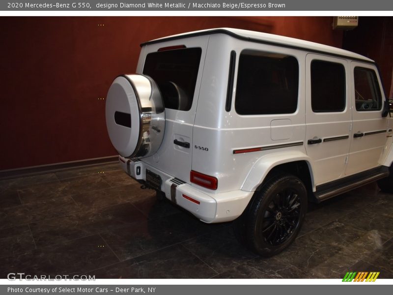 designo Diamond White Metallic / Macchiato Beige/Espresso Brown 2020 Mercedes-Benz G 550