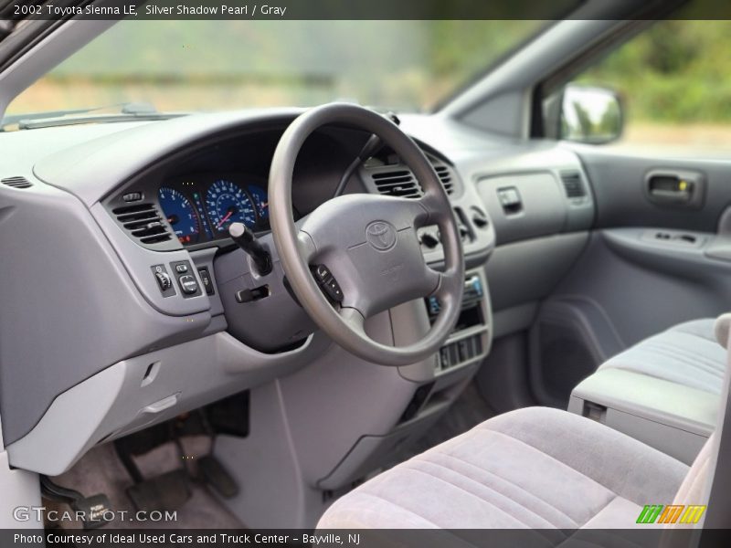 Silver Shadow Pearl / Gray 2002 Toyota Sienna LE