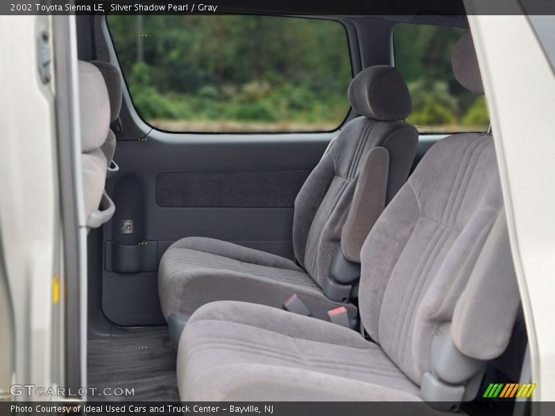 Silver Shadow Pearl / Gray 2002 Toyota Sienna LE