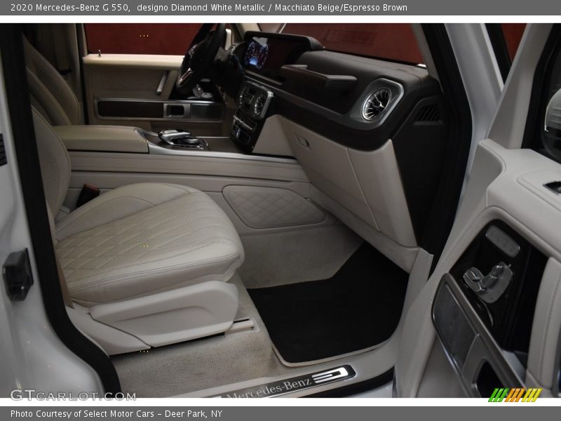 designo Diamond White Metallic / Macchiato Beige/Espresso Brown 2020 Mercedes-Benz G 550
