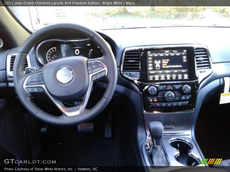 Bright White / Black 2021 Jeep Grand Cherokee Laredo 4x4 Freedom Edition