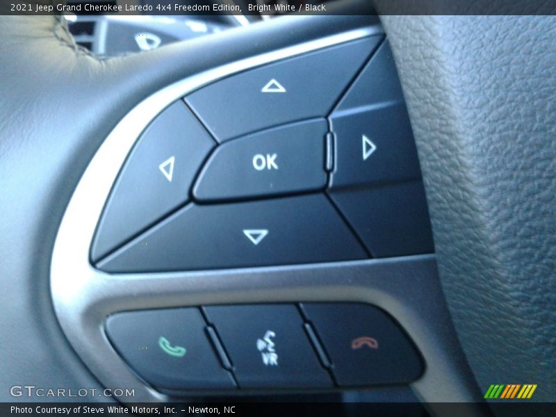 Bright White / Black 2021 Jeep Grand Cherokee Laredo 4x4 Freedom Edition