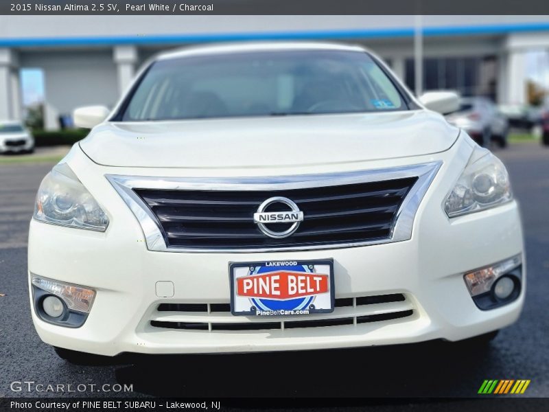 Pearl White / Charcoal 2015 Nissan Altima 2.5 SV