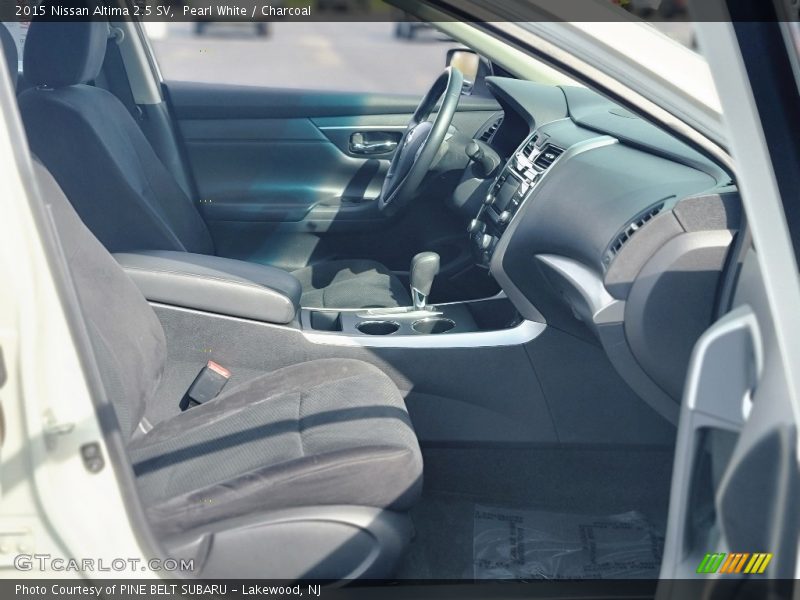 Pearl White / Charcoal 2015 Nissan Altima 2.5 SV