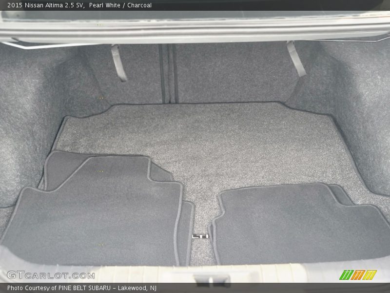 Pearl White / Charcoal 2015 Nissan Altima 2.5 SV