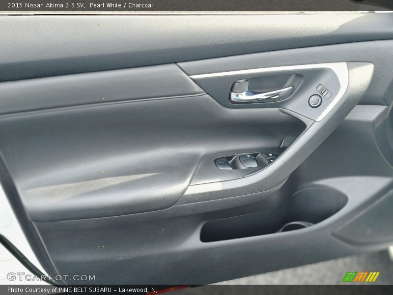 Pearl White / Charcoal 2015 Nissan Altima 2.5 SV