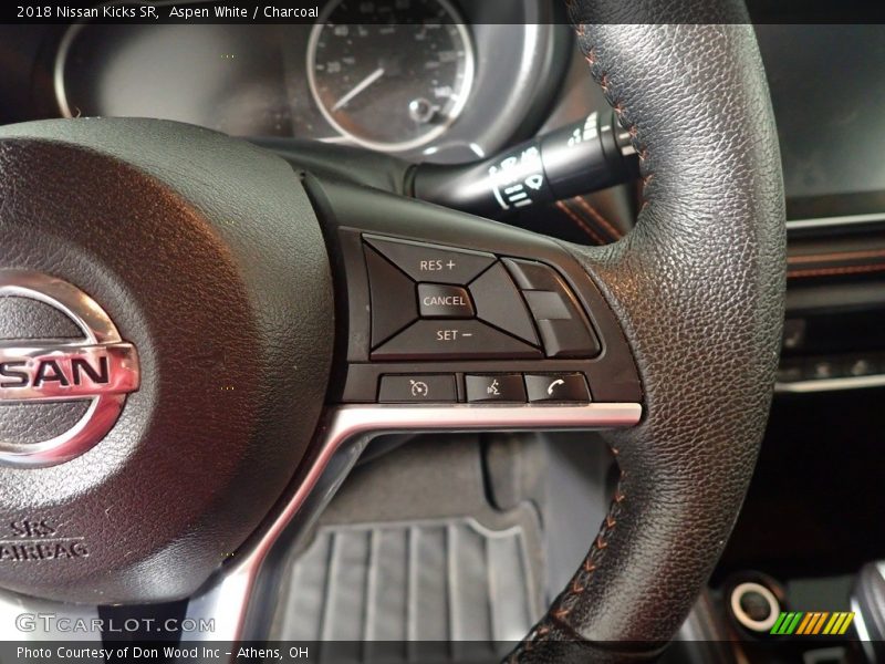 Aspen White / Charcoal 2018 Nissan Kicks SR