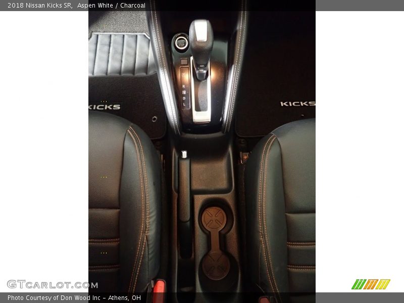 Aspen White / Charcoal 2018 Nissan Kicks SR