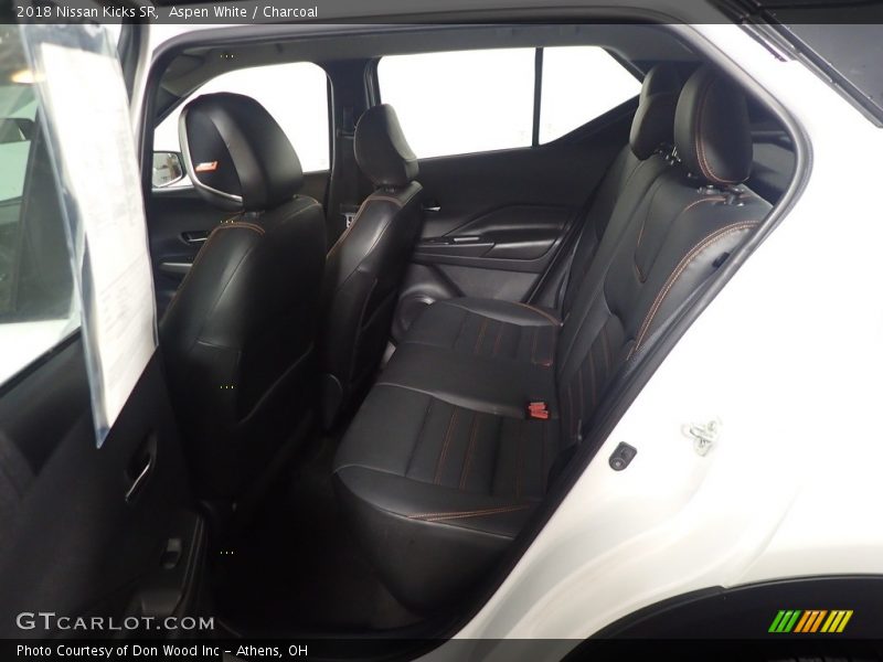 Aspen White / Charcoal 2018 Nissan Kicks SR