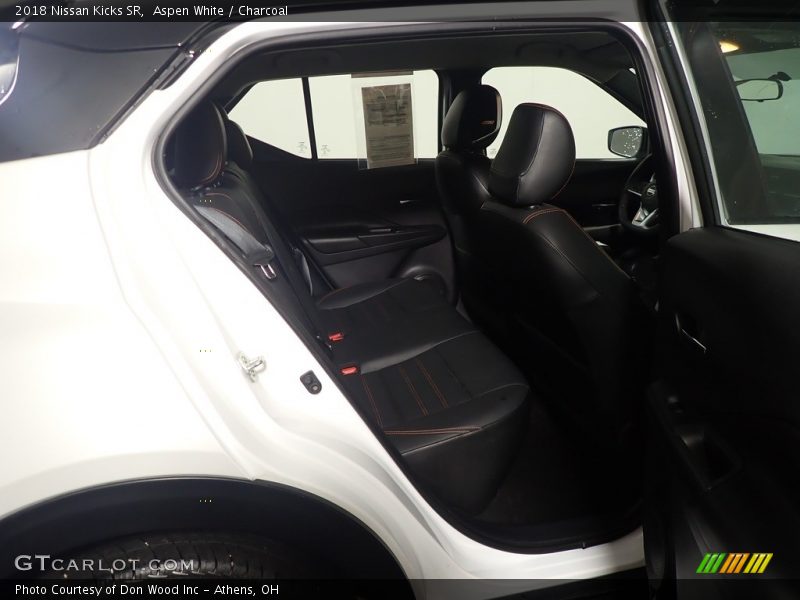 Aspen White / Charcoal 2018 Nissan Kicks SR