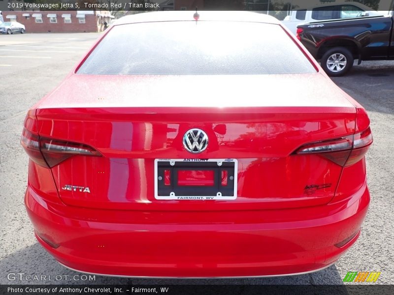 Tornado Red / Titan Black 2019 Volkswagen Jetta S