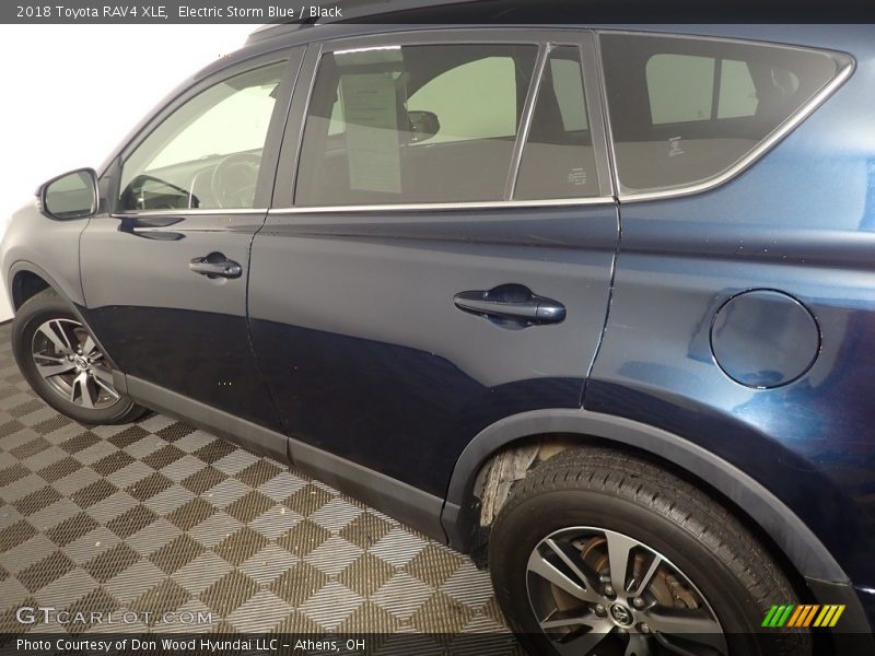 Electric Storm Blue / Black 2018 Toyota RAV4 XLE