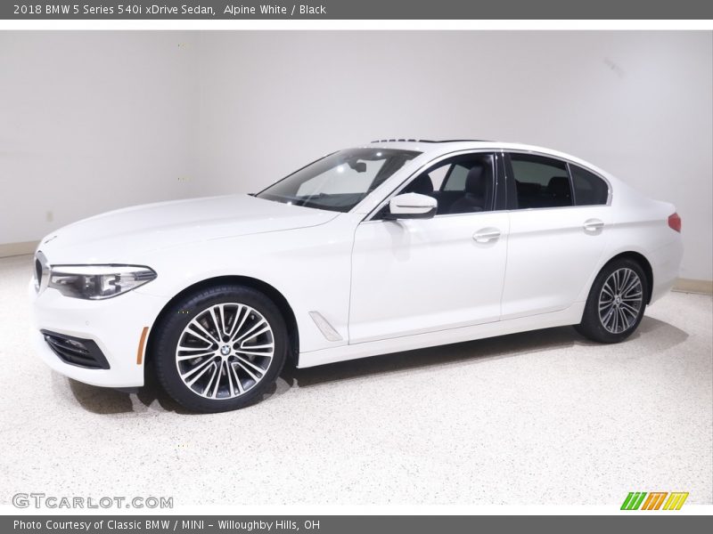 Alpine White / Black 2018 BMW 5 Series 540i xDrive Sedan