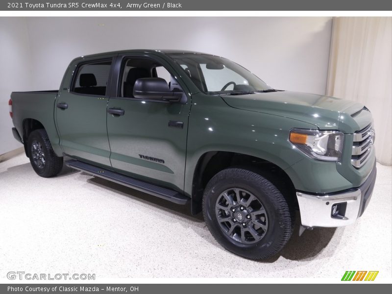 Front 3/4 View of 2021 Tundra SR5 CrewMax 4x4