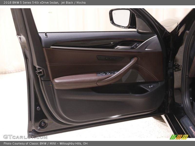 Jet Black / Mocha 2018 BMW 5 Series 540i xDrive Sedan