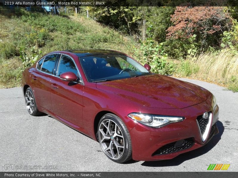 Front 3/4 View of 2019 Giulia AWD