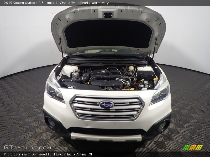 Crystal White Pearl / Warm Ivory 2015 Subaru Outback 2.5i Limited