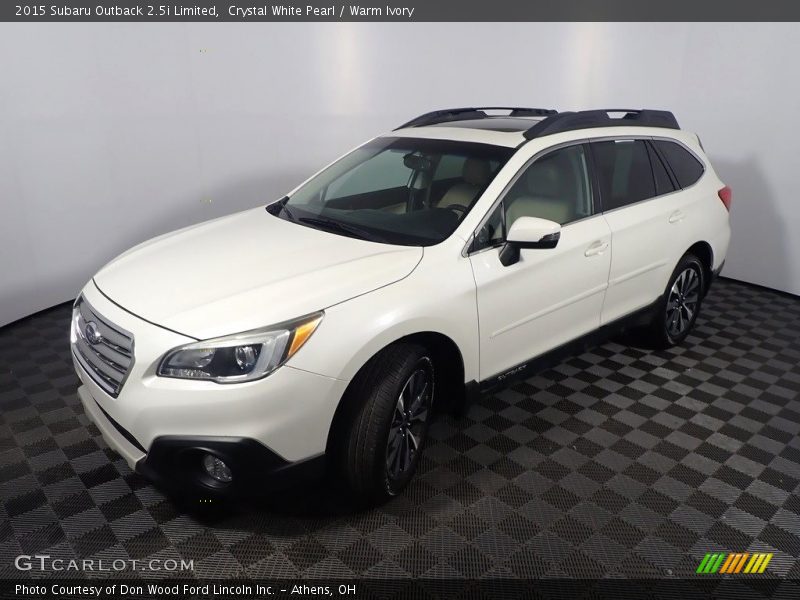 Crystal White Pearl / Warm Ivory 2015 Subaru Outback 2.5i Limited