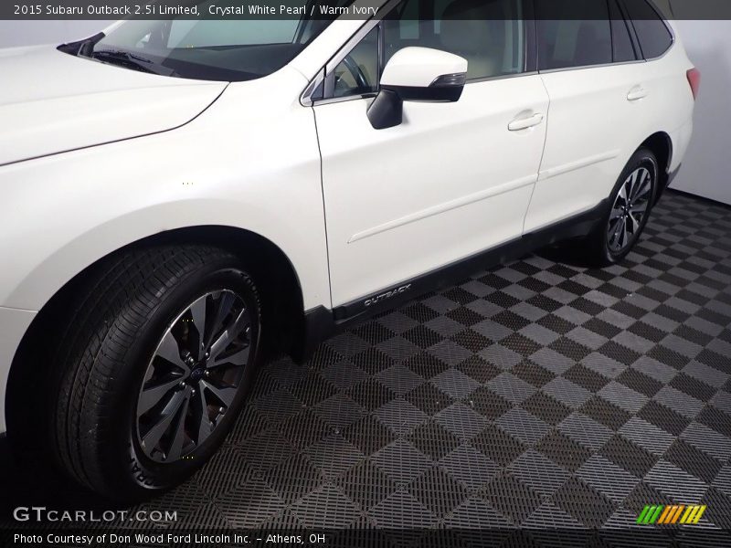 Crystal White Pearl / Warm Ivory 2015 Subaru Outback 2.5i Limited