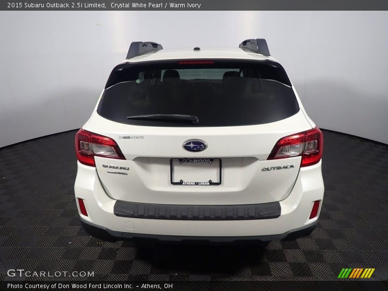 Crystal White Pearl / Warm Ivory 2015 Subaru Outback 2.5i Limited