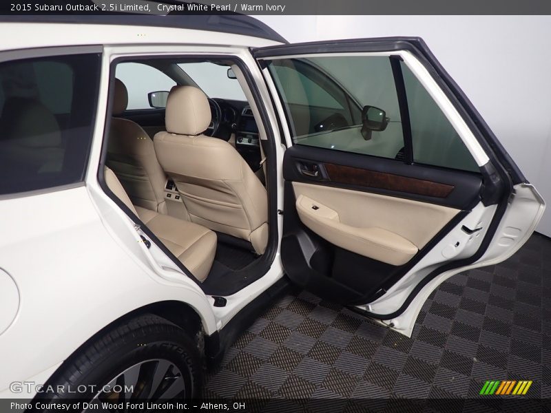 Crystal White Pearl / Warm Ivory 2015 Subaru Outback 2.5i Limited