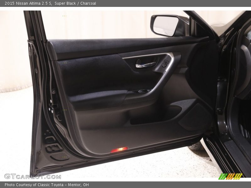 Super Black / Charcoal 2015 Nissan Altima 2.5 S