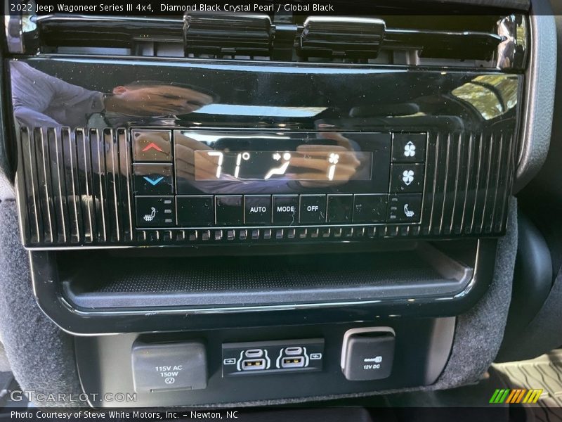Diamond Black Crystal Pearl / Global Black 2022 Jeep Wagoneer Series III 4x4