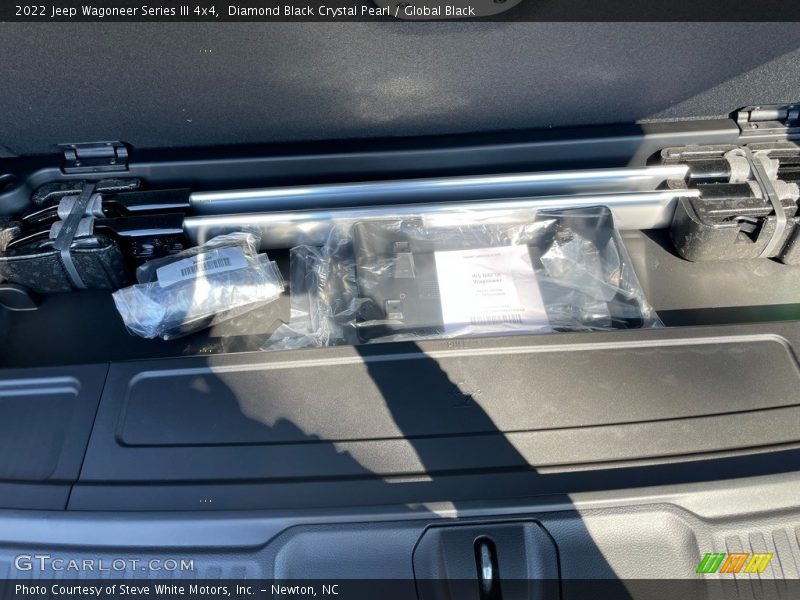 Diamond Black Crystal Pearl / Global Black 2022 Jeep Wagoneer Series III 4x4
