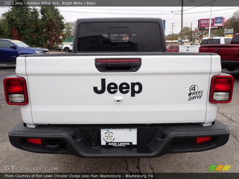 Bright White / Black 2021 Jeep Gladiator Willys 4x4