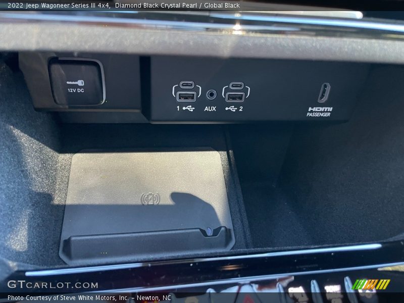 Diamond Black Crystal Pearl / Global Black 2022 Jeep Wagoneer Series III 4x4