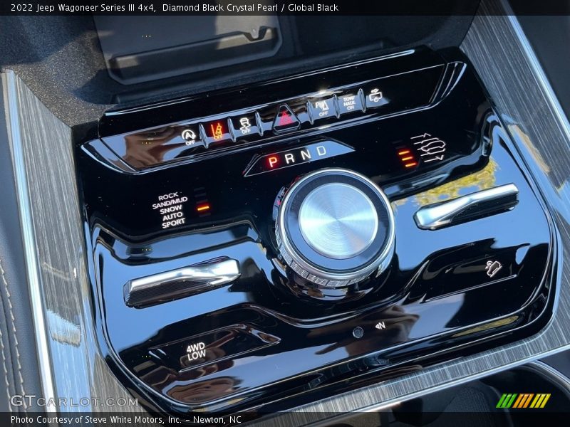 Diamond Black Crystal Pearl / Global Black 2022 Jeep Wagoneer Series III 4x4