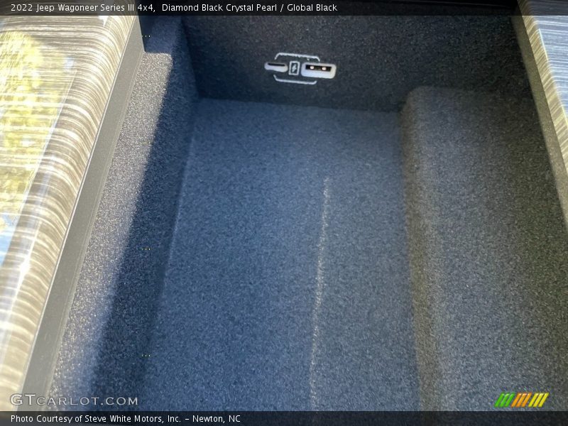 Diamond Black Crystal Pearl / Global Black 2022 Jeep Wagoneer Series III 4x4