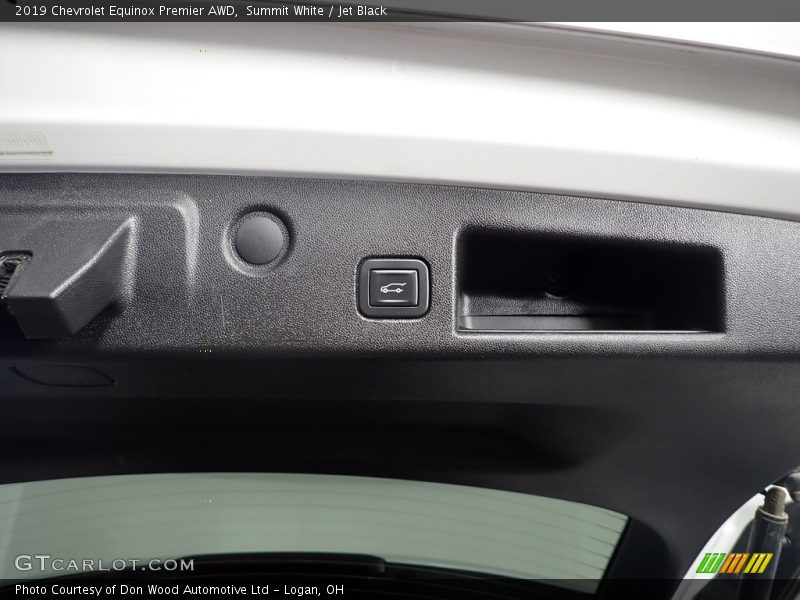 Summit White / Jet Black 2019 Chevrolet Equinox Premier AWD