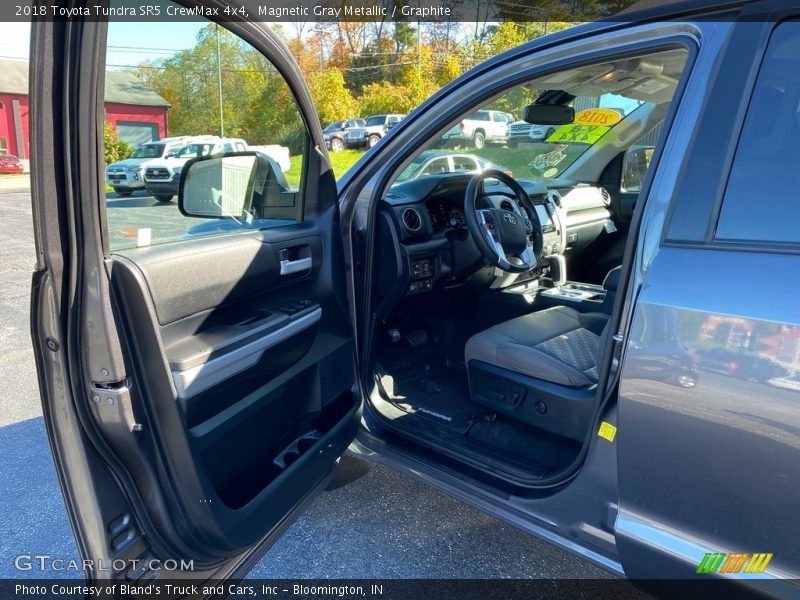 Magnetic Gray Metallic / Graphite 2018 Toyota Tundra SR5 CrewMax 4x4