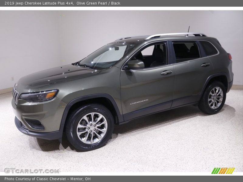 Olive Green Pearl / Black 2019 Jeep Cherokee Latitude Plus 4x4