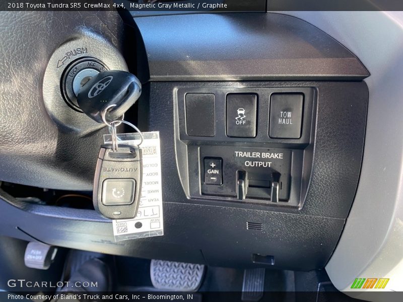 Magnetic Gray Metallic / Graphite 2018 Toyota Tundra SR5 CrewMax 4x4