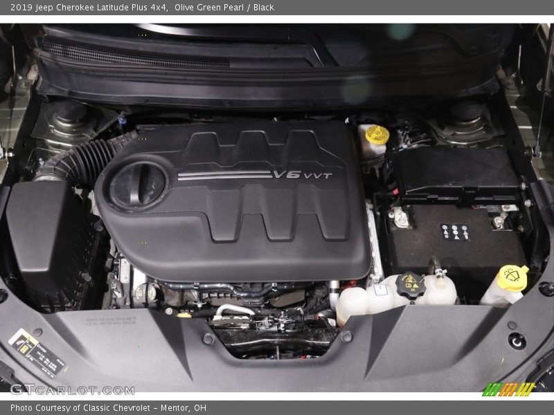 Olive Green Pearl / Black 2019 Jeep Cherokee Latitude Plus 4x4