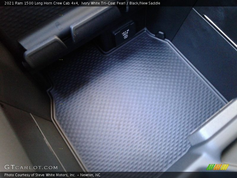 Ivory White Tri-Coat Pearl / Black/New Saddle 2021 Ram 1500 Long Horn Crew Cab 4x4