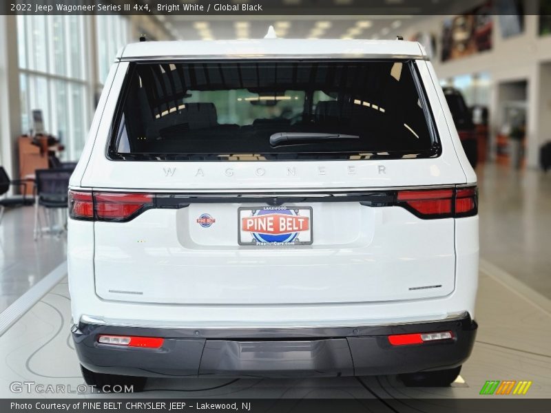 Bright White / Global Black 2022 Jeep Wagoneer Series III 4x4