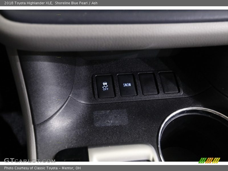 Shoreline Blue Pearl / Ash 2018 Toyota Highlander XLE