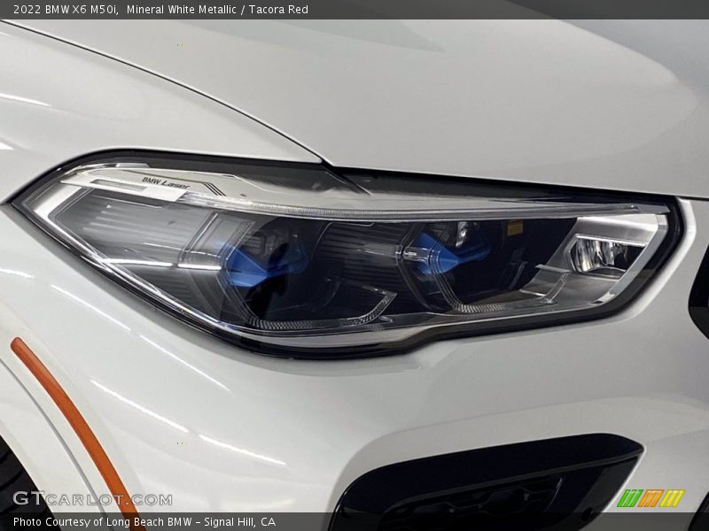 Mineral White Metallic / Tacora Red 2022 BMW X6 M50i