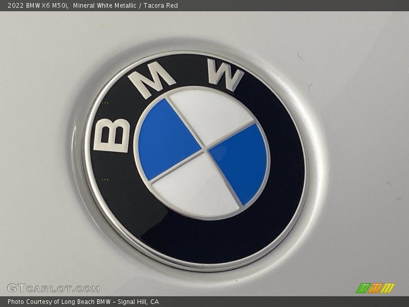 Mineral White Metallic / Tacora Red 2022 BMW X6 M50i